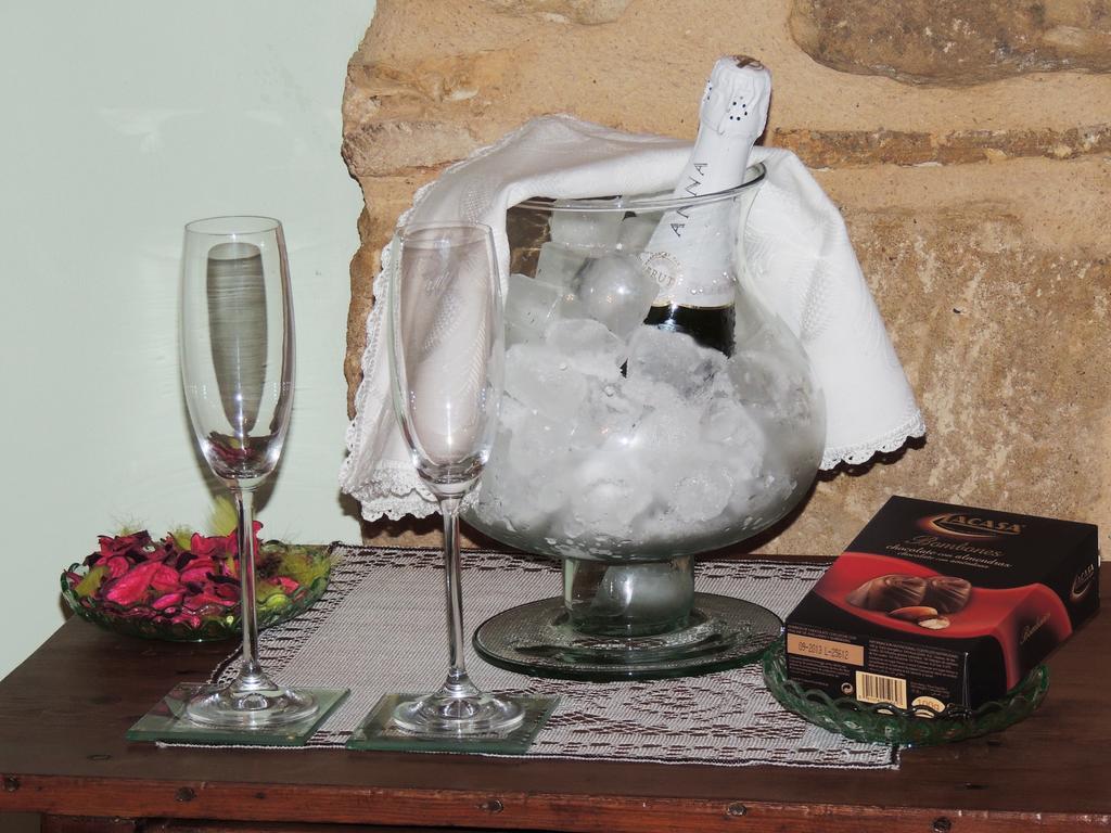 Las Bodegas Del Gilo Valdealgorfa ภายนอก รูปภาพ